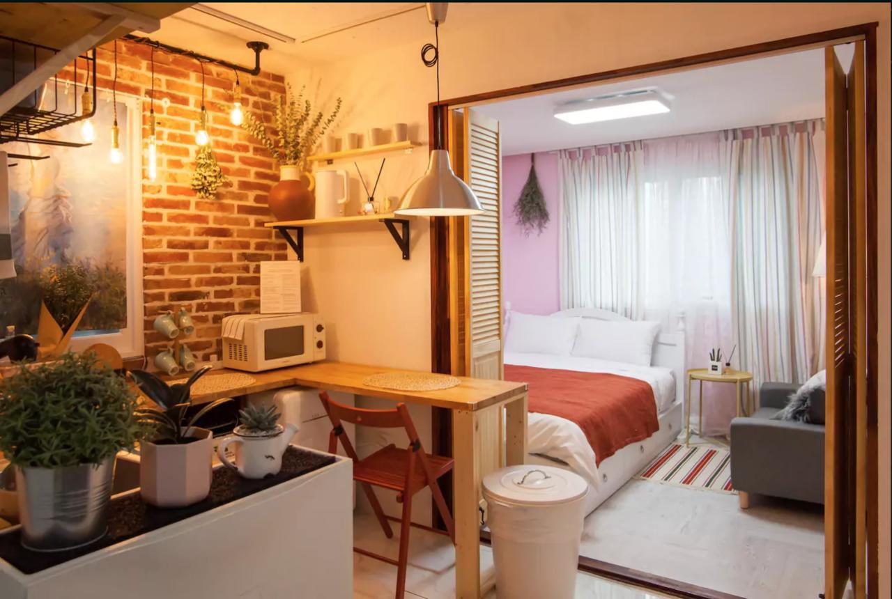 Hongdae Min House * Seoul