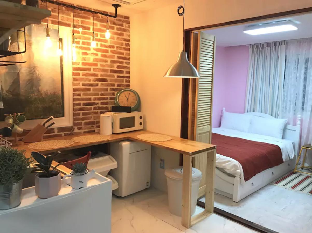 Apartment Hongdae Min House *
